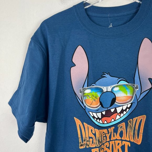 NWT Disneyland Resort Stitch Graphic T-Shirt Short Sleeves Tee Size Medium M - Picture 2 of 11